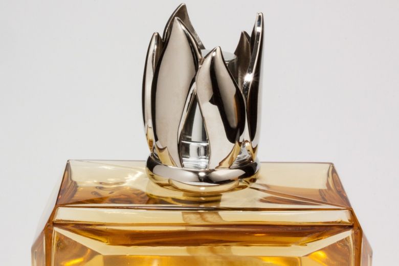 Fabricant de bouchons de parfum, Qualipac Aluminium s'offre le luxe d'une extension